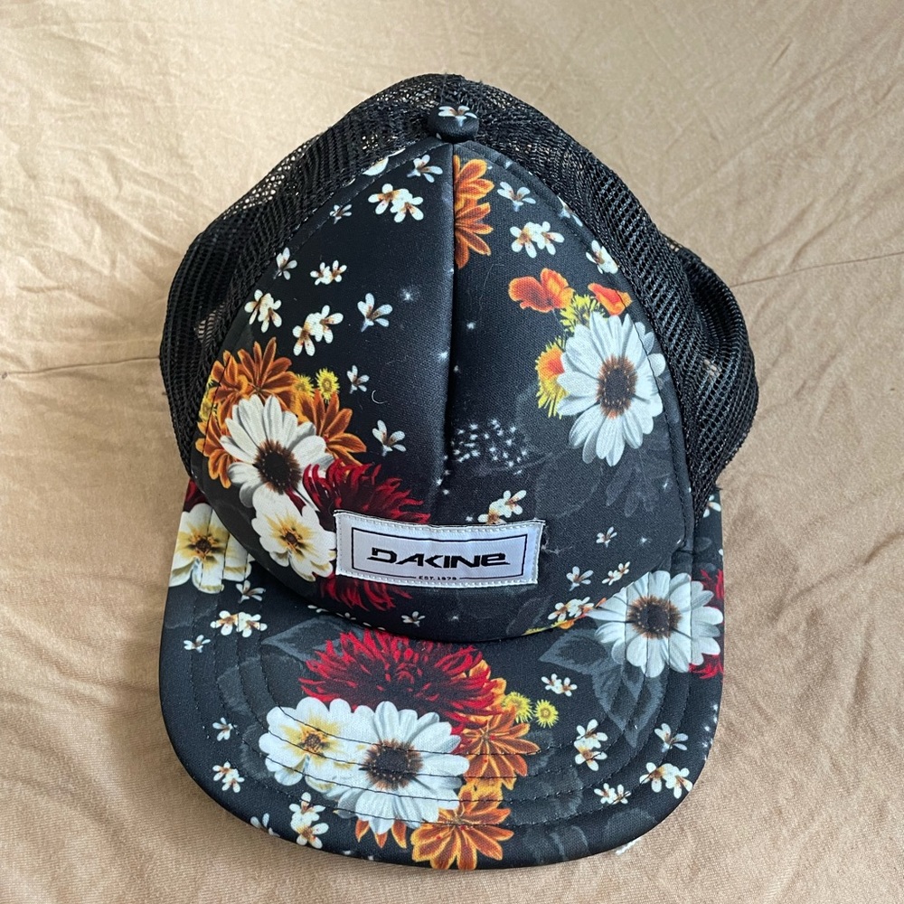 Dakine floral hat